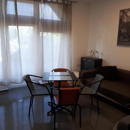 Kertvárosi Apartman II Tiszaújváros Exterior foto