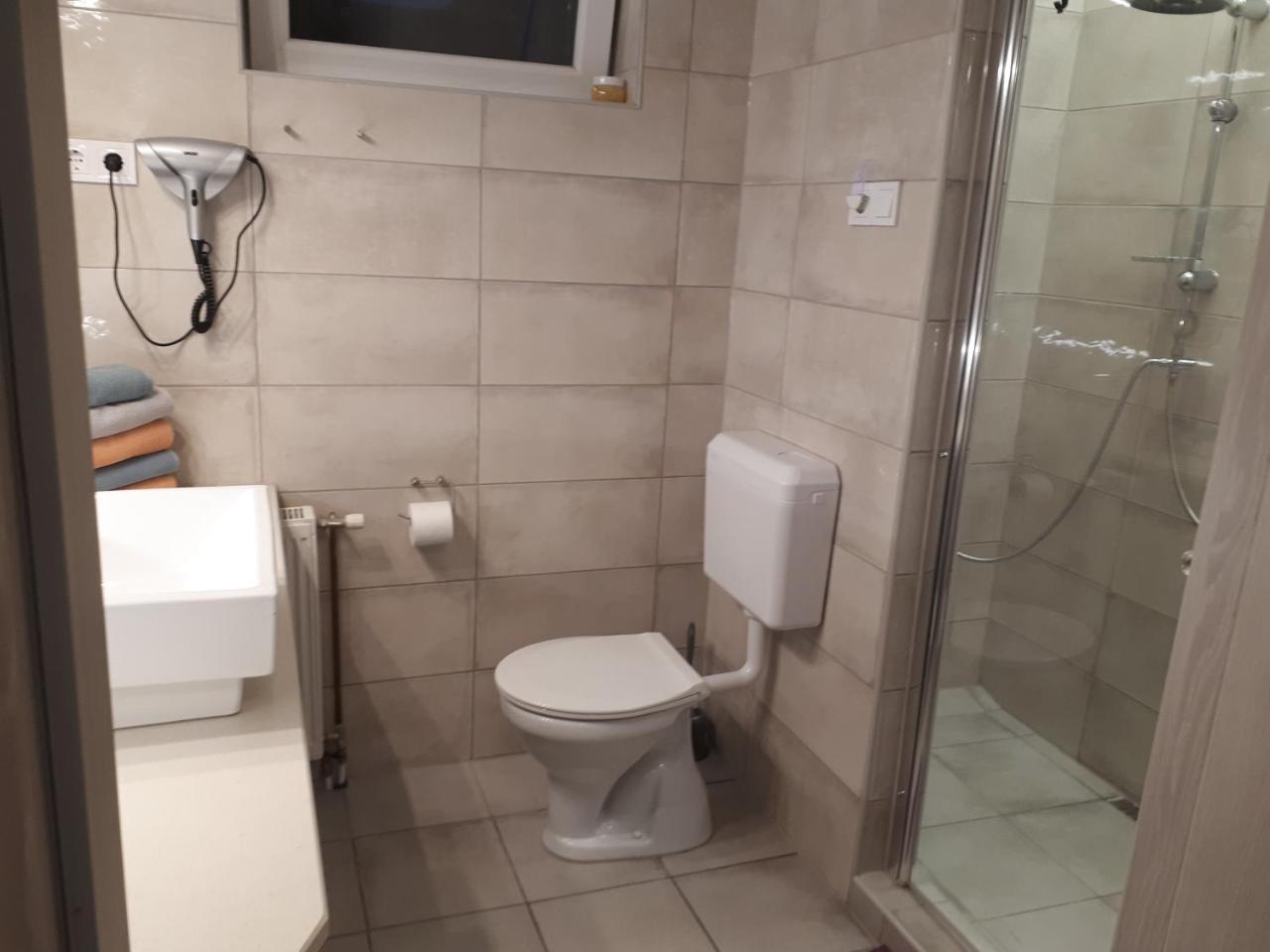Kertvárosi Apartman II Tiszaújváros Exterior foto